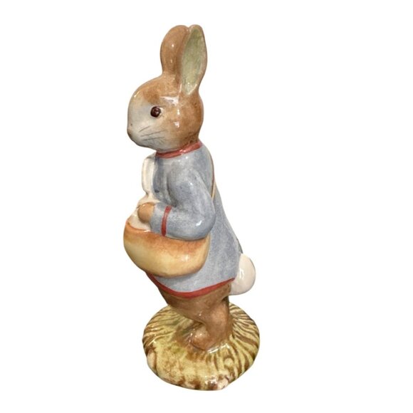 Beatrix Potter Figurine Peter with Post Bag Royal Albert, England, Copyright 199 - Picture 2 of 7